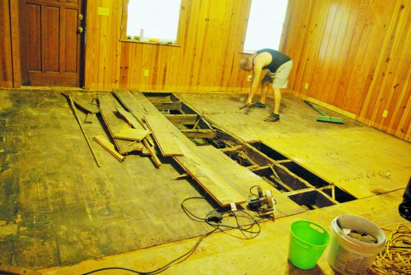 Subfloor Demolition in Sandy